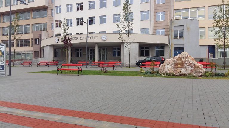 Ulica sa kompletnom opremom